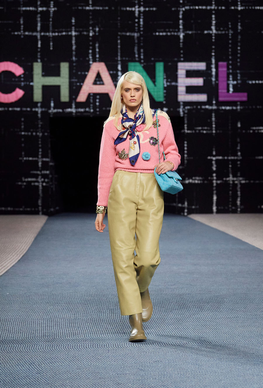 CHANEL Fall-Winter 2022/23 Ready-to-Wear collection - Time