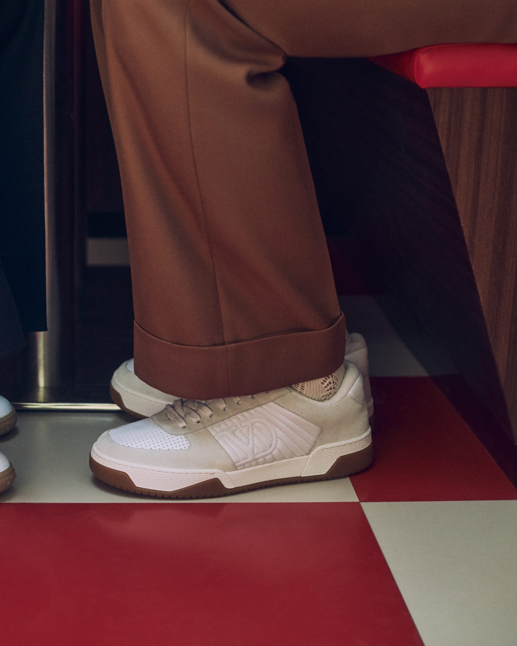 250901_VALENTINO_CNY_3825_C_V1