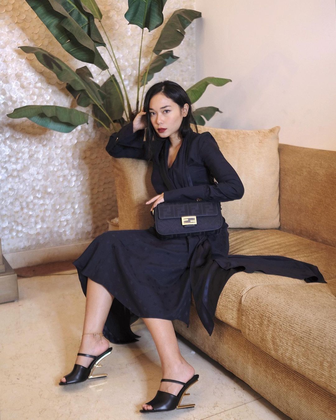 ELEVATED ALL BLACK WORK OUTFIT A LA FENDI