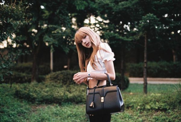 PHOTOS: BLACKPINK’S LISA WITH SOME OF CELINE’S MOST STYLISH HANDBAGS