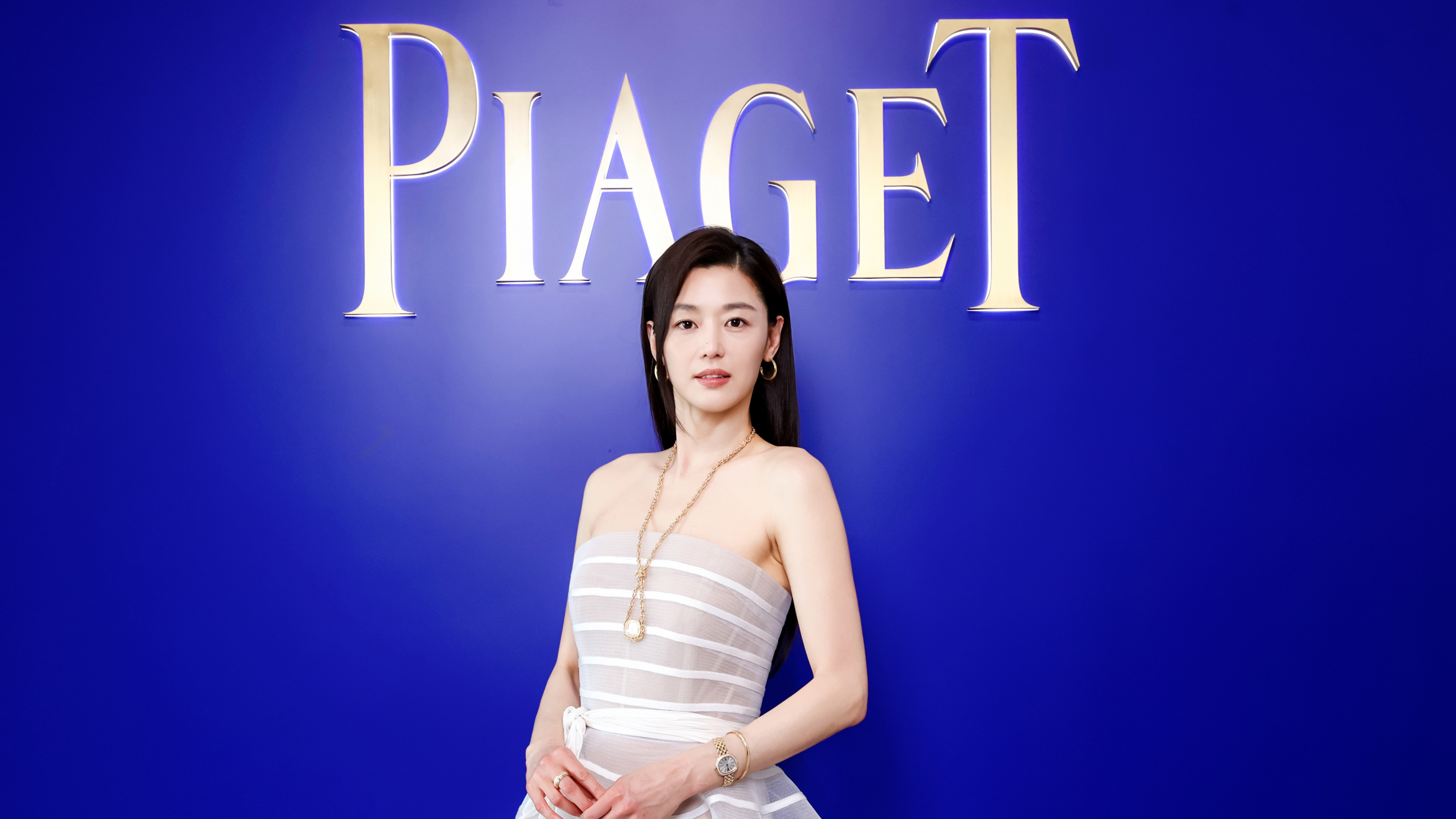 Jun Ji-hyun Joins Piaget in Beijing for the ‘Play of Shapes’ Exhibition