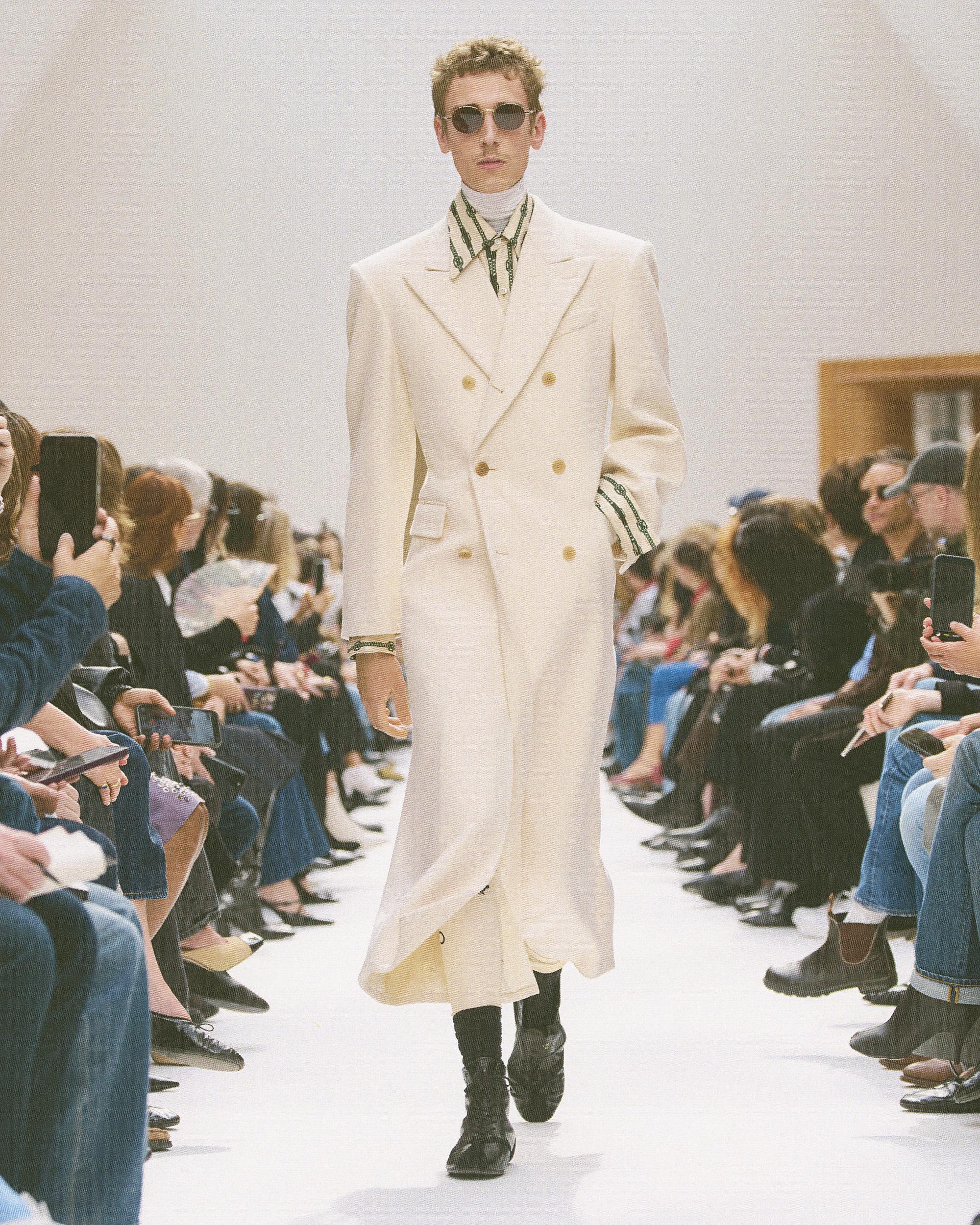 CELINE_070326_WINTER2026_SHOW_RUNWAY_KEYLOOKS_4X5_LOOK_19