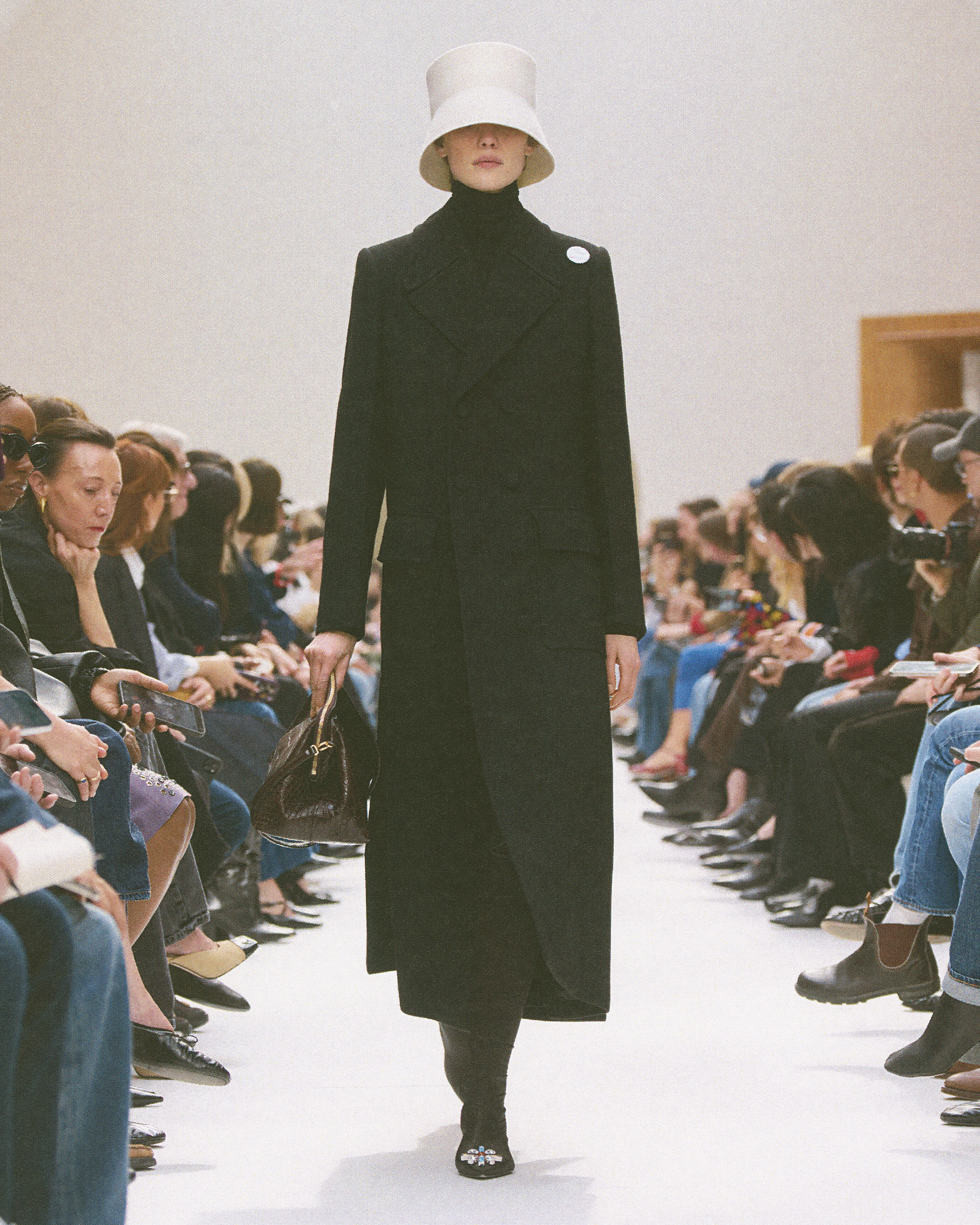CELINE_070326_WINTER2026_SHOW_RUNWAY_KEYLOOKS_4X5_LOOK_26