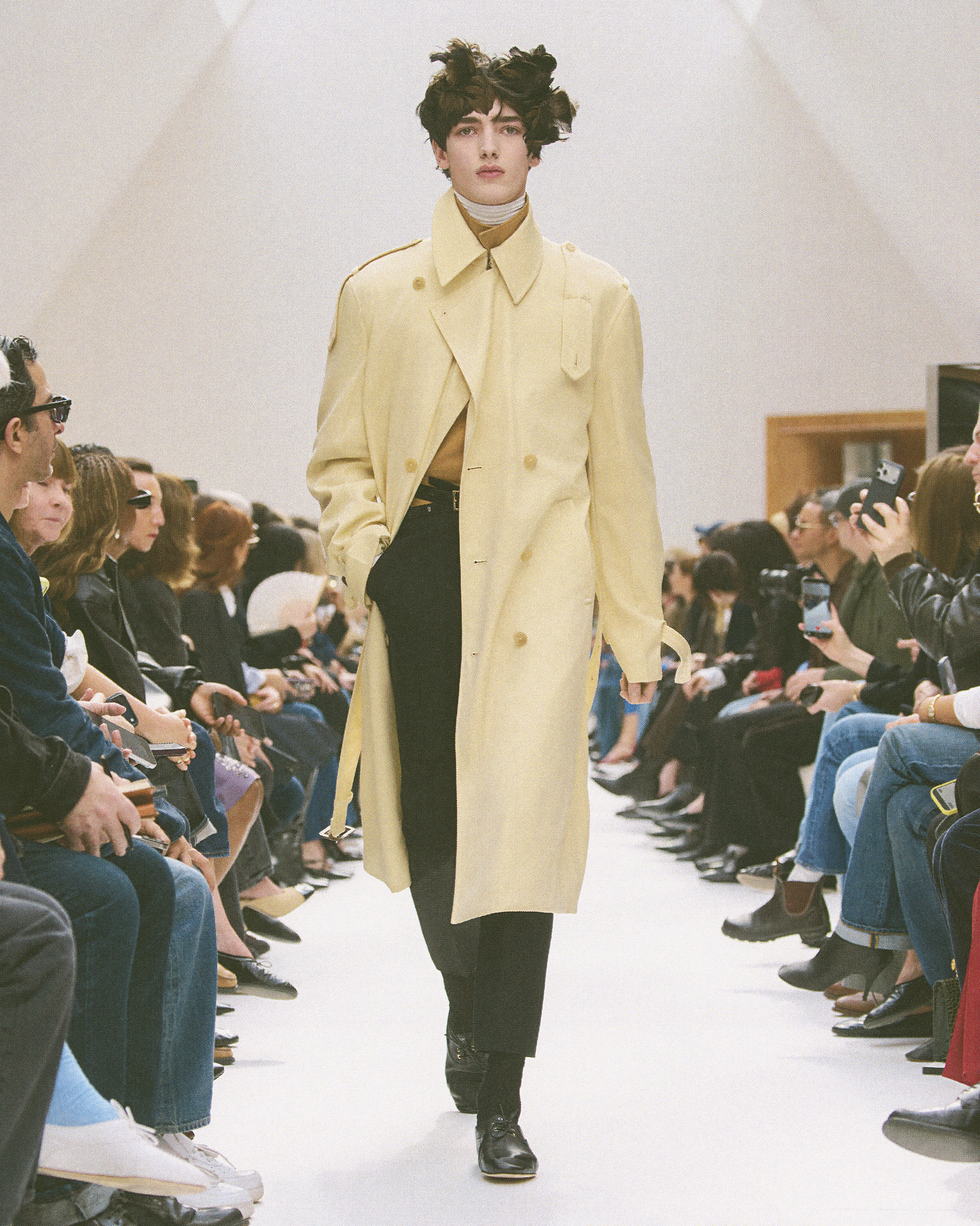 CELINE_070326_WINTER2026_SHOW_RUNWAY_KEYLOOKS_4X5_LOOK_38