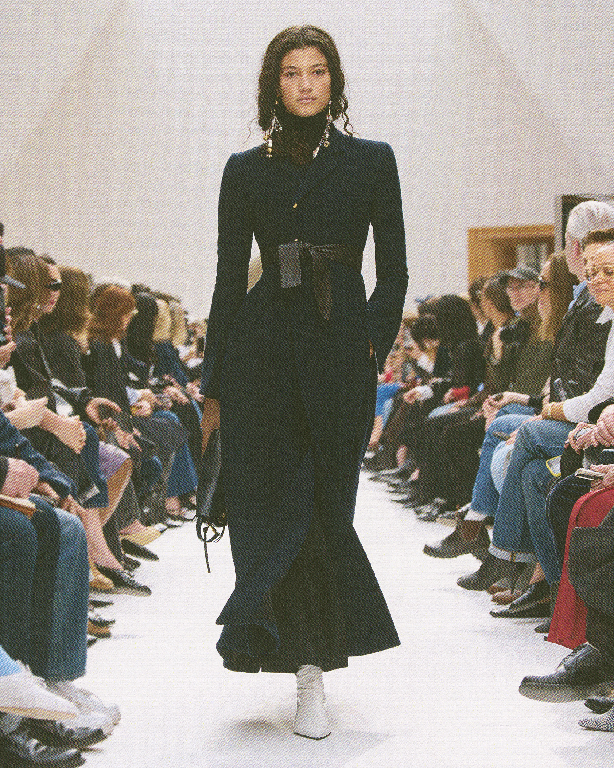 CELINE_070326_WINTER2026_SHOW_RUNWAY_KEYLOOKS_4X5_LOOK_39