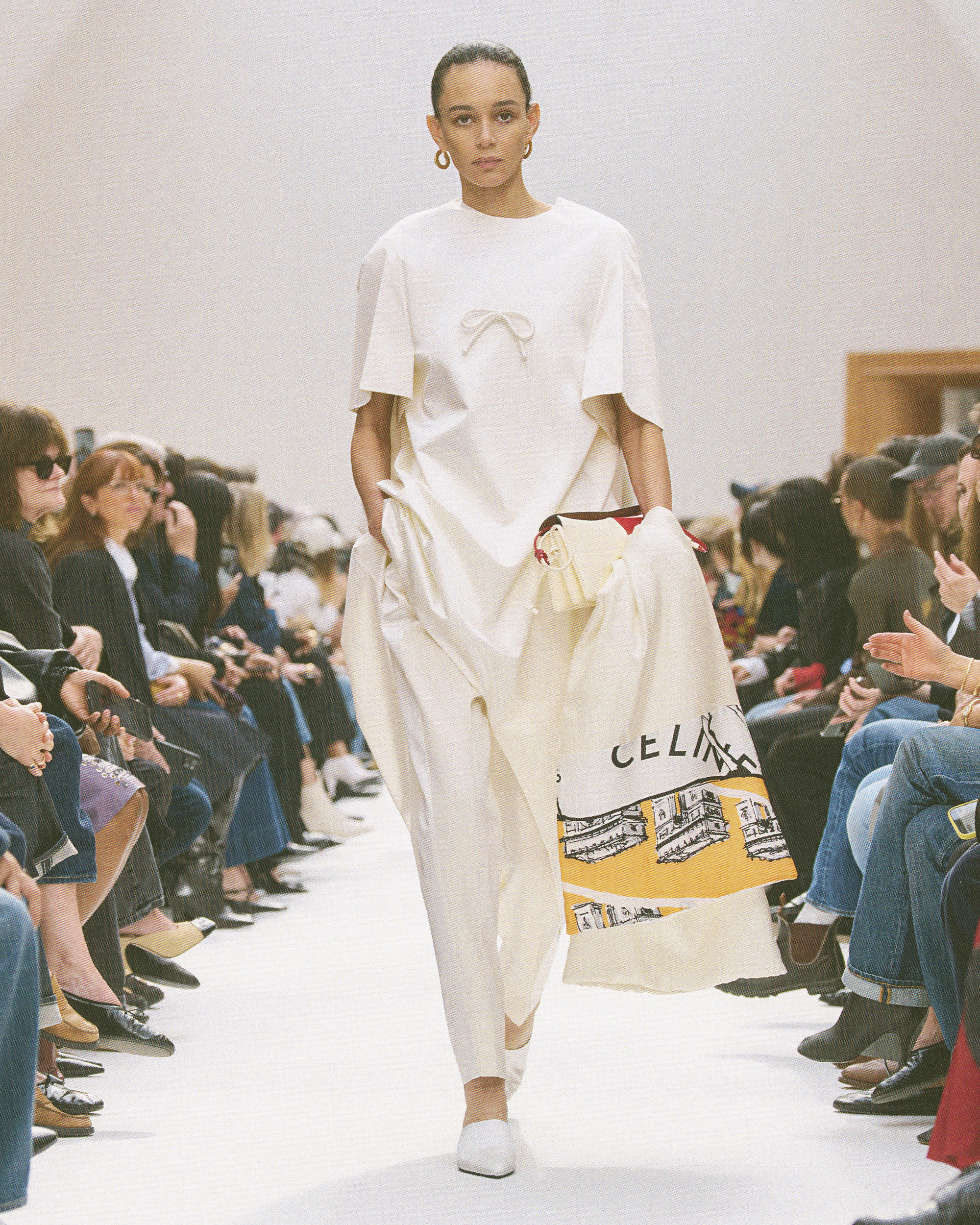 CELINE_070326_WINTER2026_SHOW_RUNWAY_KEYLOOKS_4X5_LOOK_40