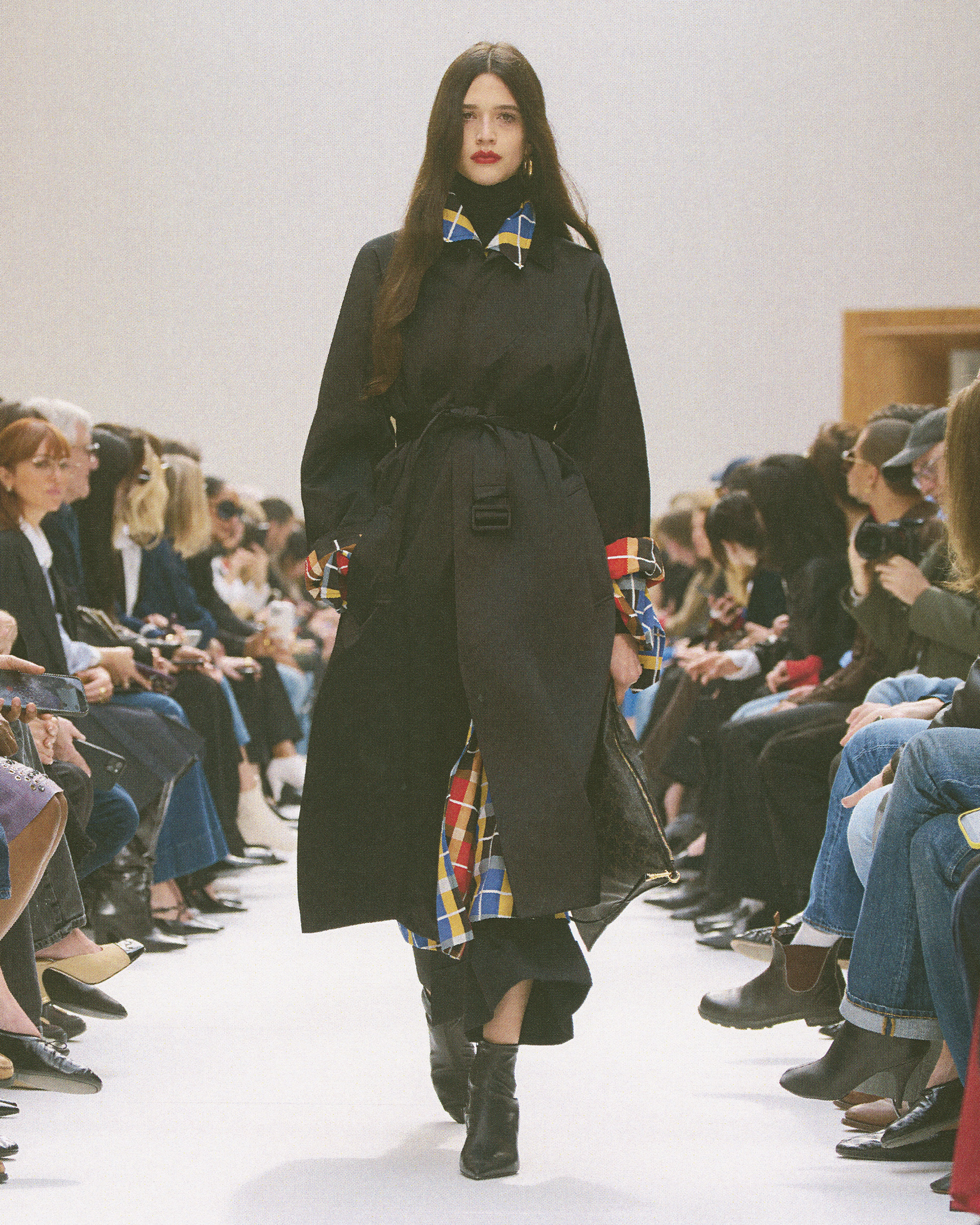 CELINE_070326_WINTER2026_SHOW_RUNWAY_KEYLOOKS_4X5_LOOK_42