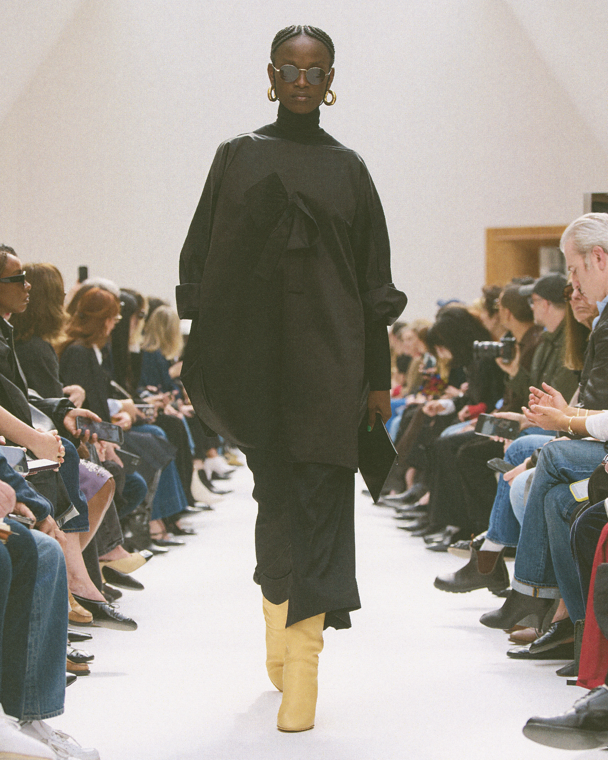 CELINE_070326_WINTER2026_SHOW_RUNWAY_KEYLOOKS_4X5_LOOK_43