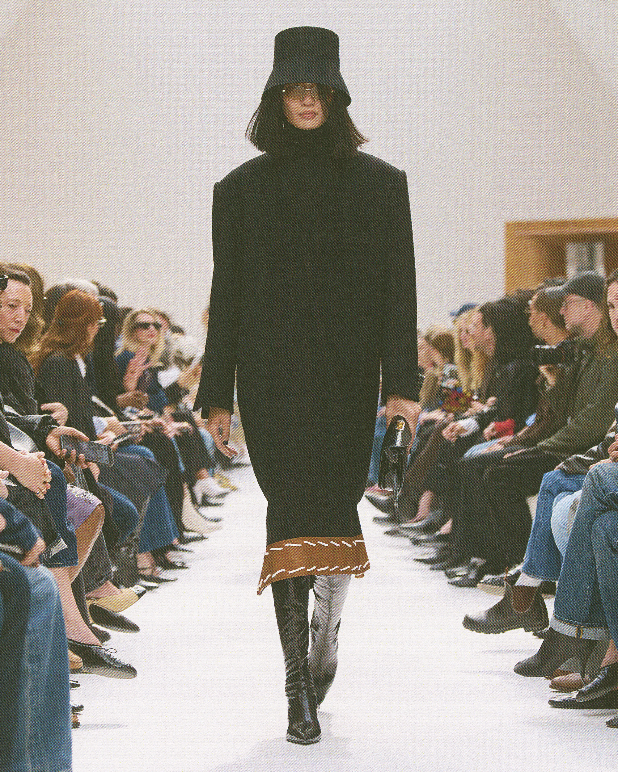 CELINE_070326_WINTER2026_SHOW_RUNWAY_KEYLOOKS_4X5_LOOK_44