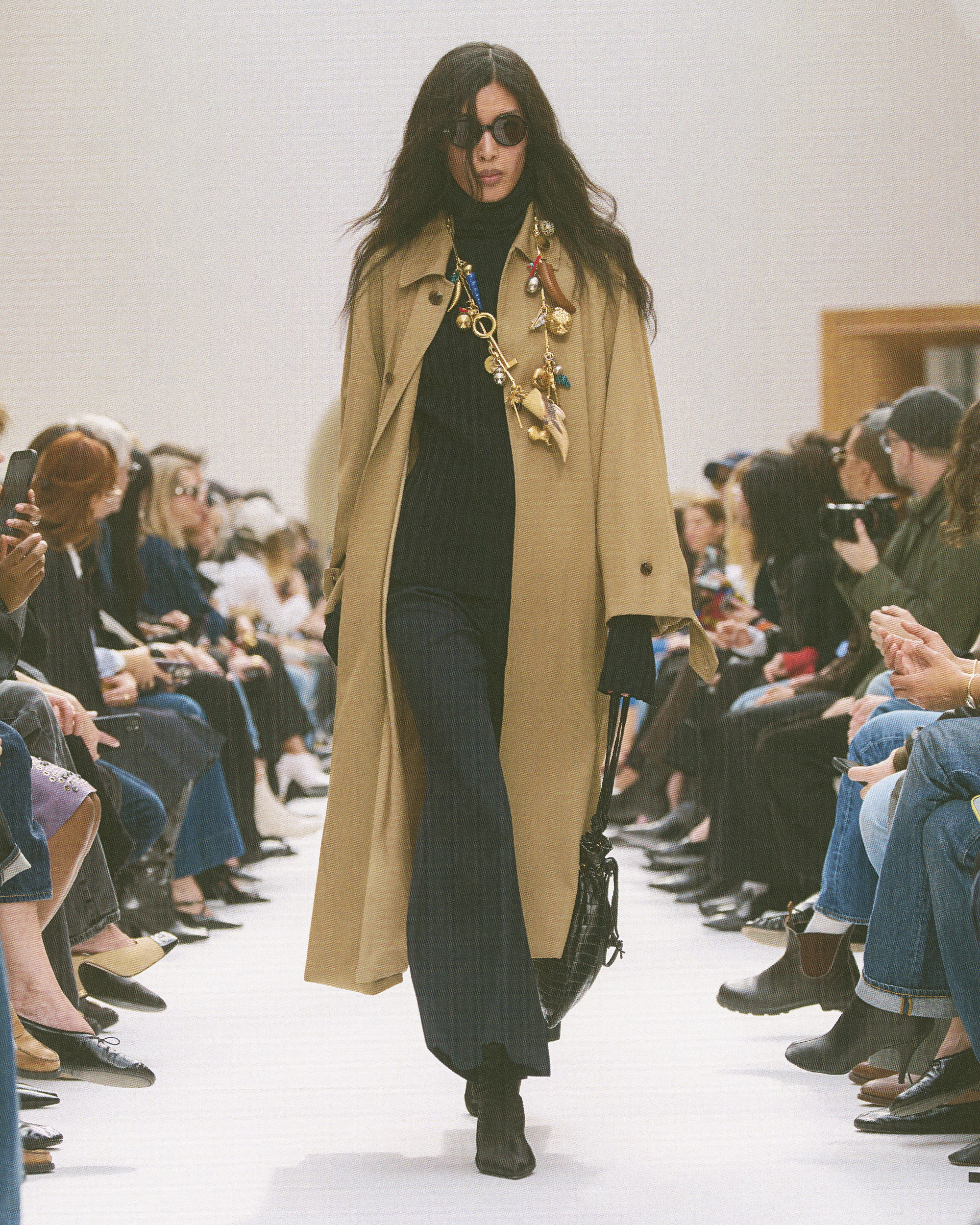 CELINE_070326_WINTER2026_SHOW_RUNWAY_KEYLOOKS_4X5_LOOK_47