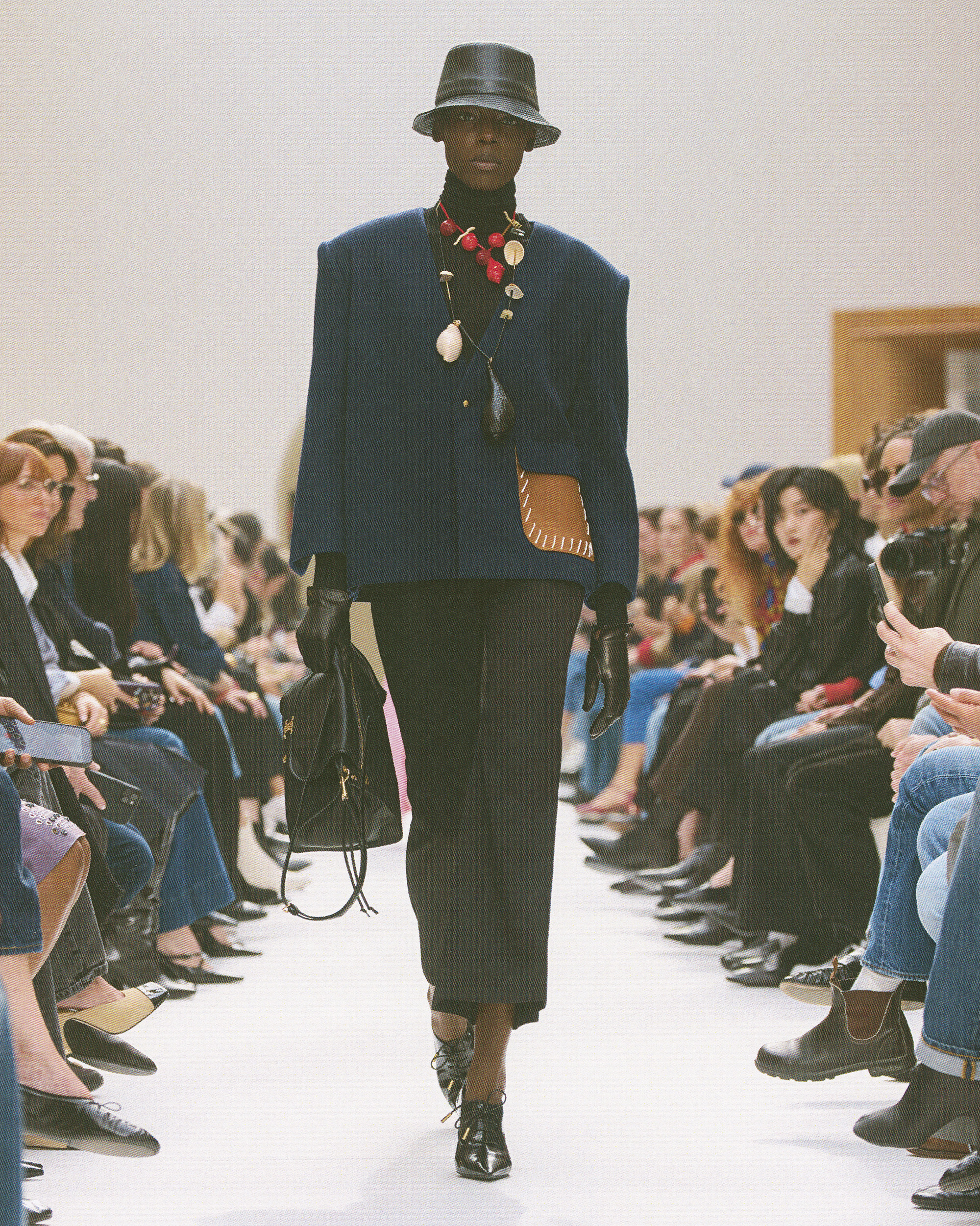 CELINE_070326_WINTER2026_SHOW_RUNWAY_KEYLOOKS_4X5_LOOK_57