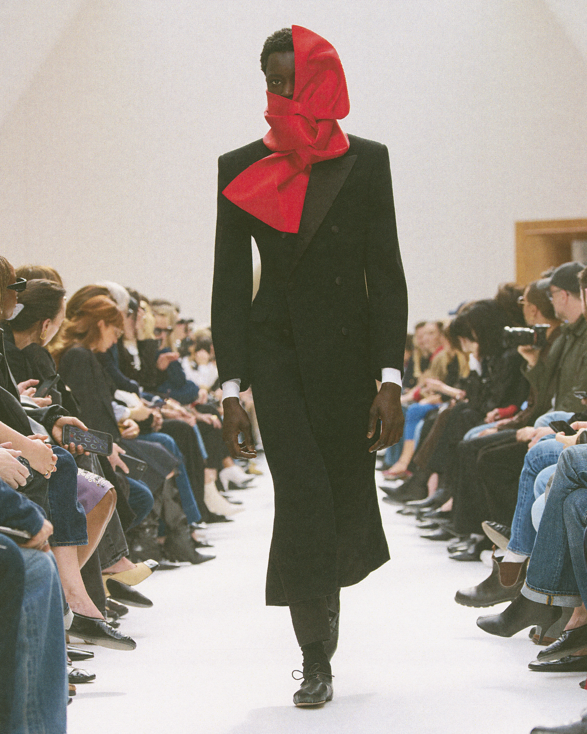 CELINE_070326_WINTER2026_SHOW_RUNWAY_KEYLOOKS_4X5_LOOK_60