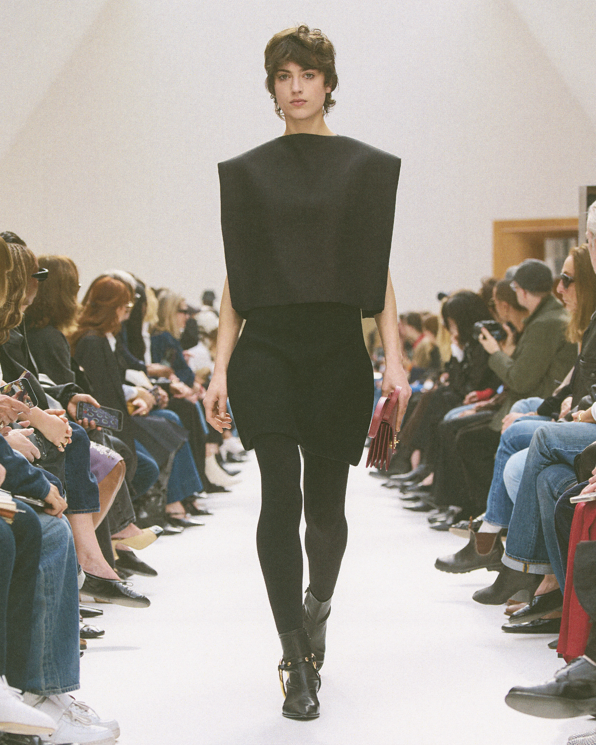CELINE_070326_WINTER2026_SHOW_RUNWAY_KEYLOOKS_4X5_LOOK_61