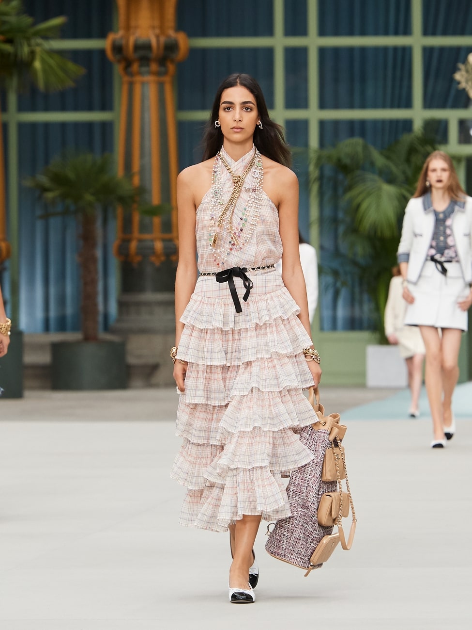 CHANEL CRUISE 2019/2020 COLLECTION - Time International