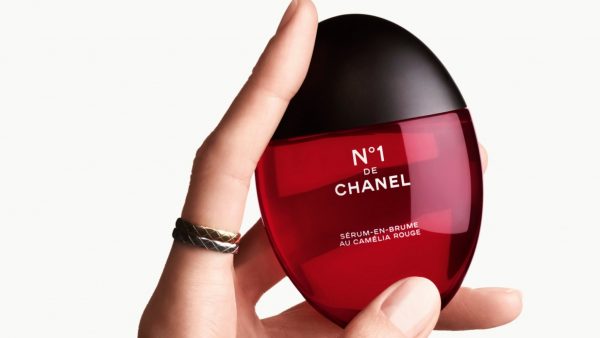CHANEL Introduces the New N°1 DE CHANEL SERUM-IN-MIST