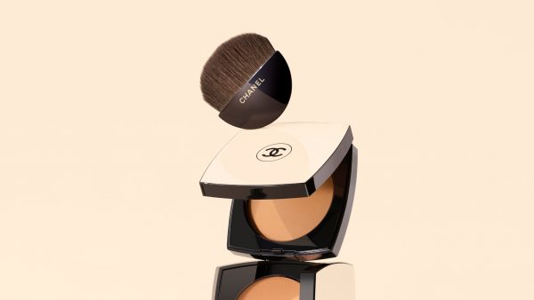 The New CHANEL Les Beiges Healthy Glow Sheer Powder