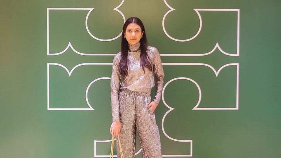 MIKHA TAMBAYONG IN TORY BURCH HOLIDAY 2021 COLLECTION