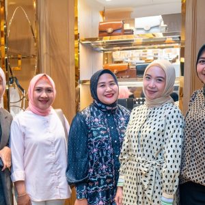 Tory Burch Pacific Place Welcomes the Holidays in Style
