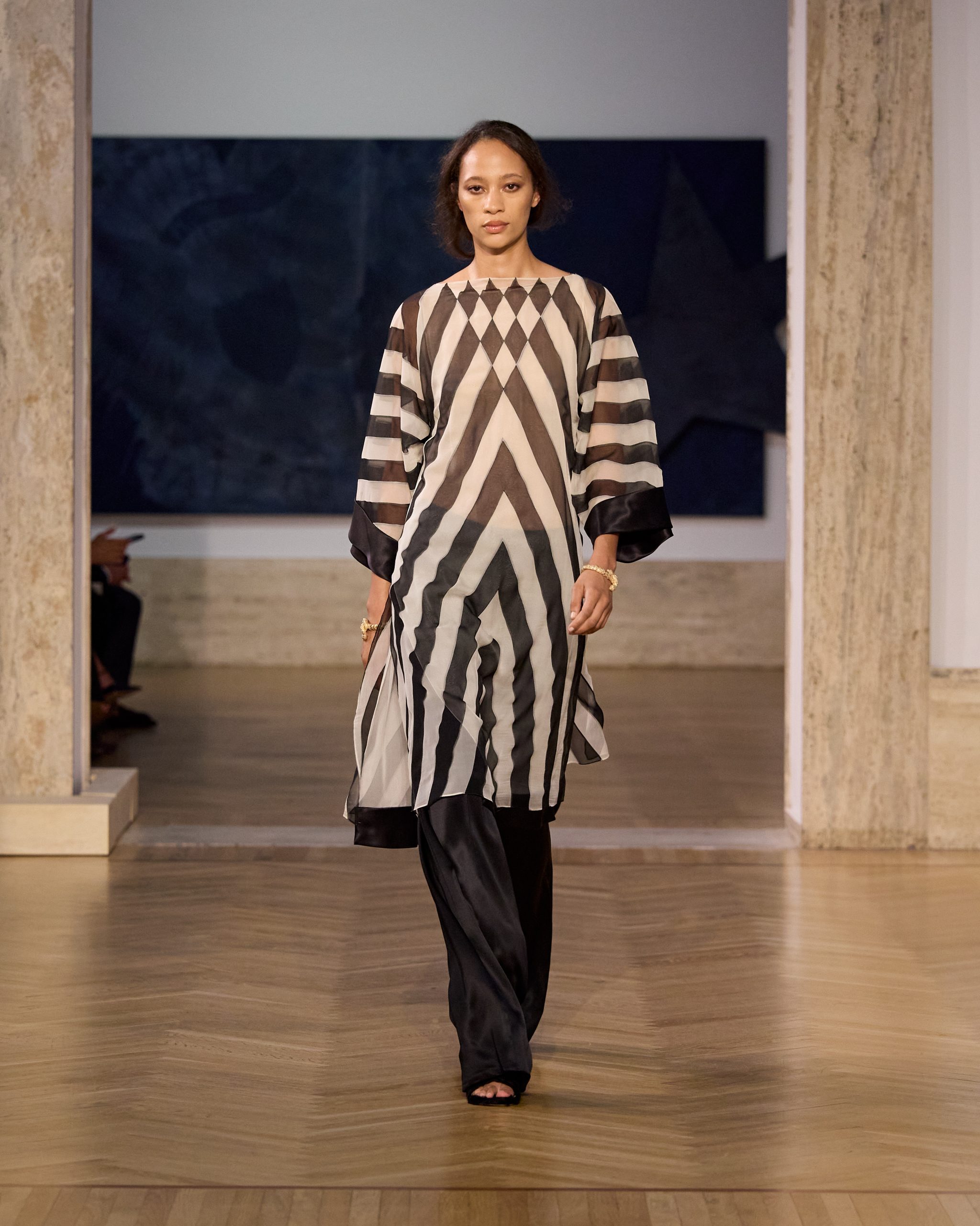 Fendi fw26 runway looks 4x5 002