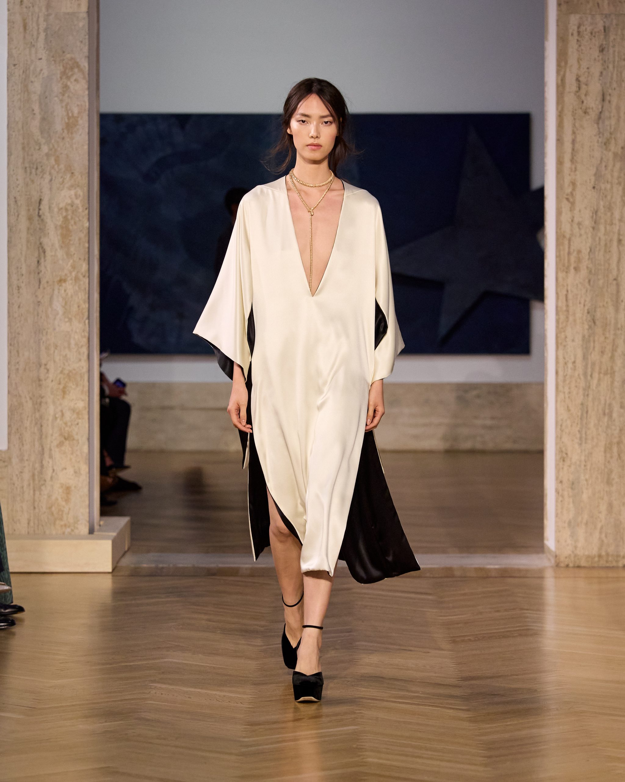 Fendi fw26 runway looks 4x5 004