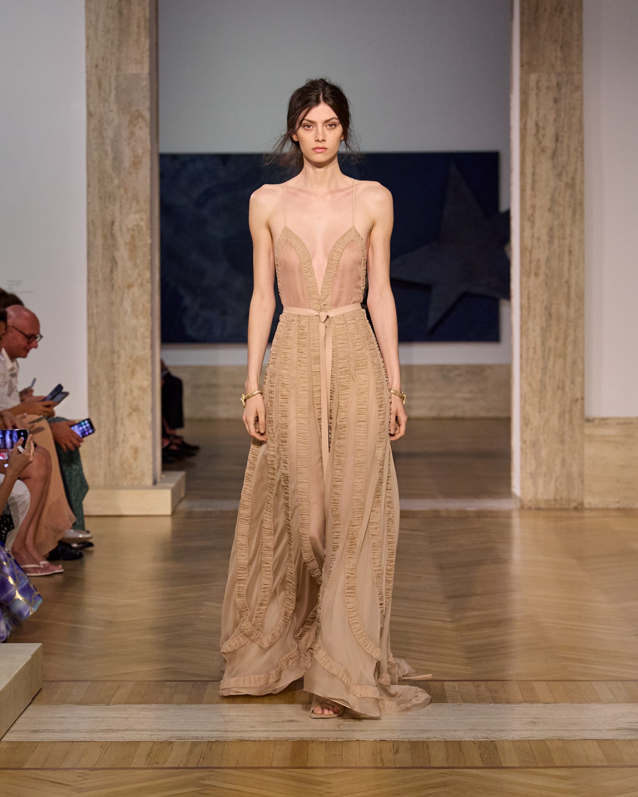 Fendi fw26 runway looks 4x5 068