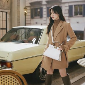 Mengapa Para Selebriti Memilih Fendi Peekaboo