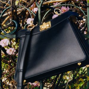 Fendi Peekaboo: Keanggunan Senyap dari Sebuah Ikon
