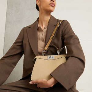 Styling Tips: Cara Memakai Fendi Peekaboo
