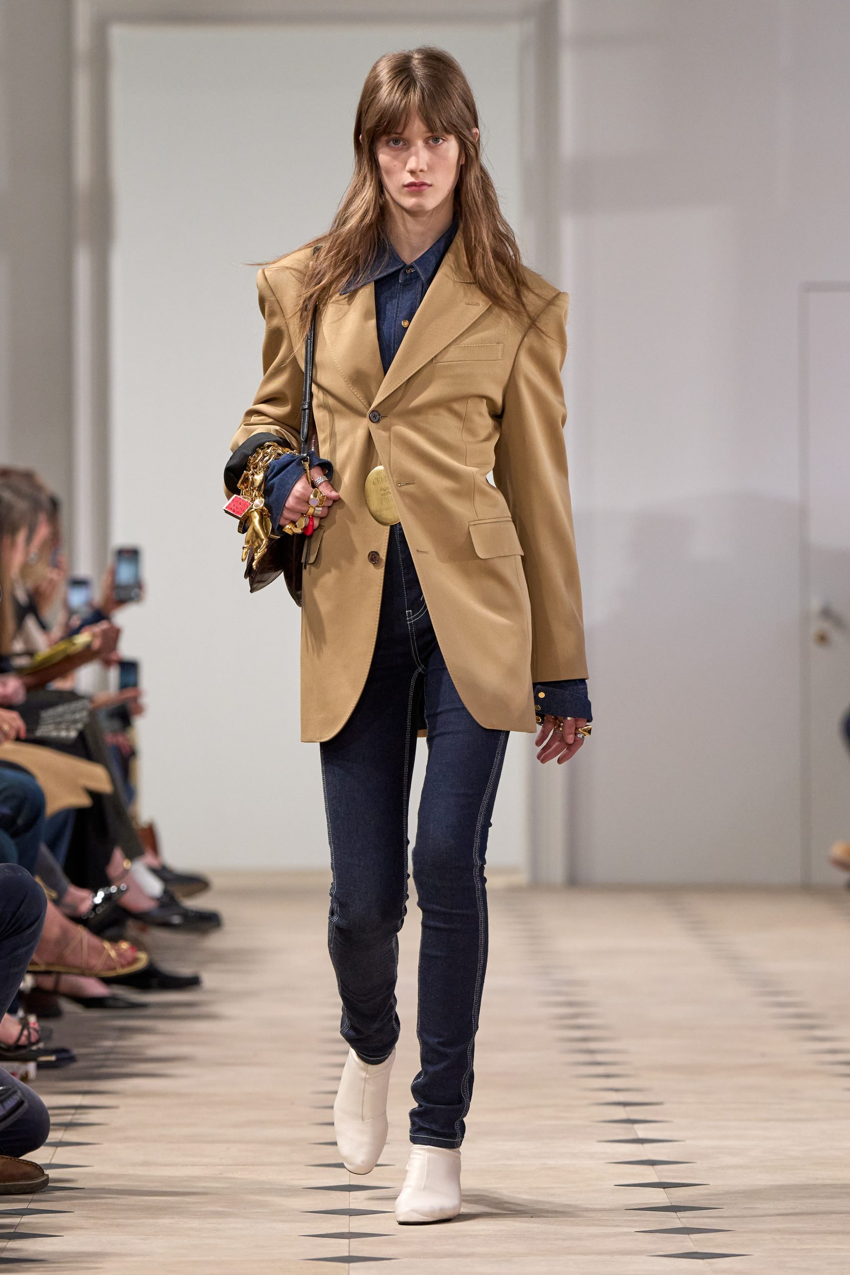 Look 01