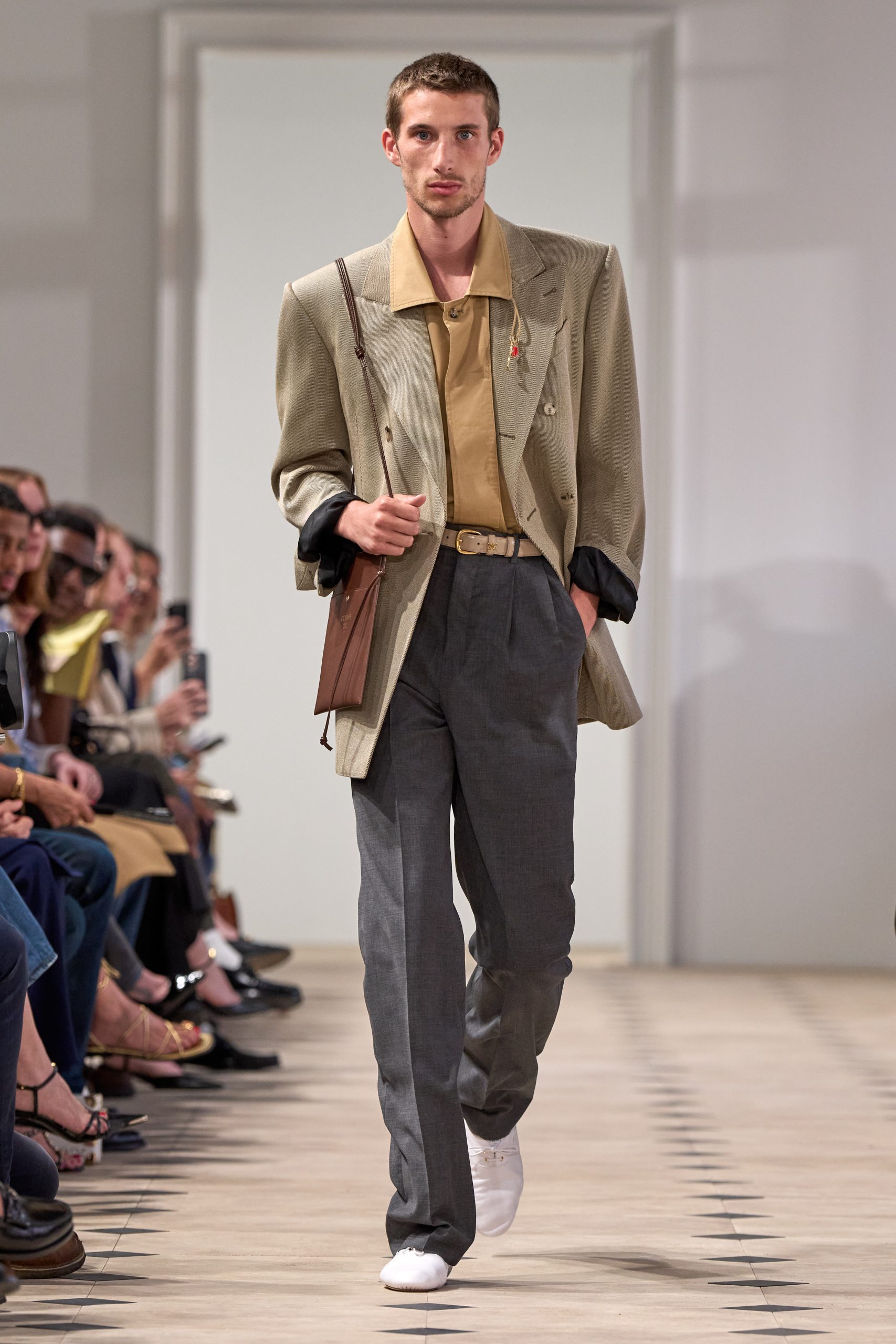 Look 11