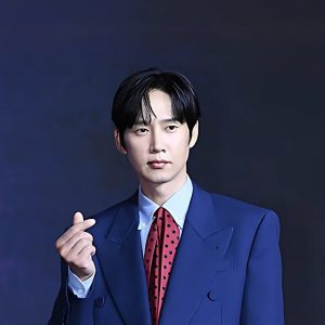 Park Sung Hoon Delivers a Valentino Look Worth Remembering