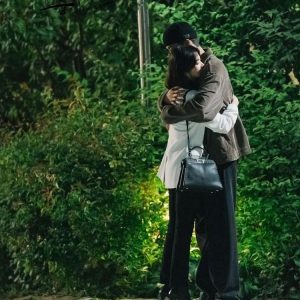 FENDI PEEKABOO COMPLETES SONG HYE-KYO STYLE IN “NOW WE ARE BREAKING UP” TV DRAMA