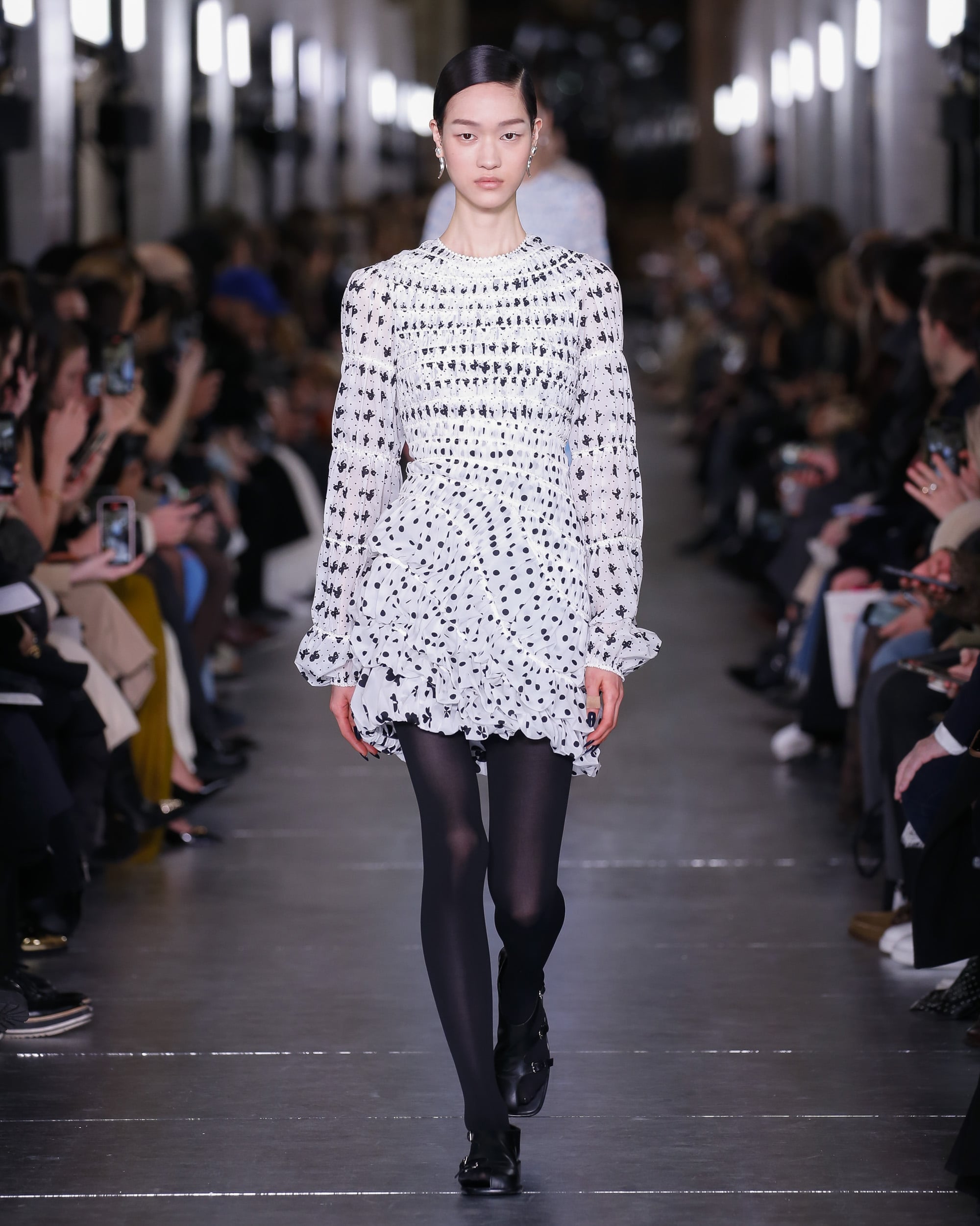 TB_FW24_RUNWAY_LOOKS_31_4x5-min