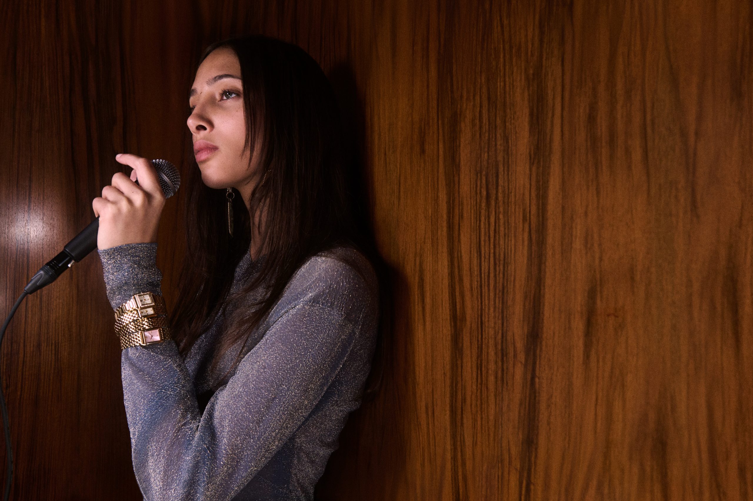 TB_HOL25_CAMPAIGN_LICENSING_WATCH_SHOT_2_0090