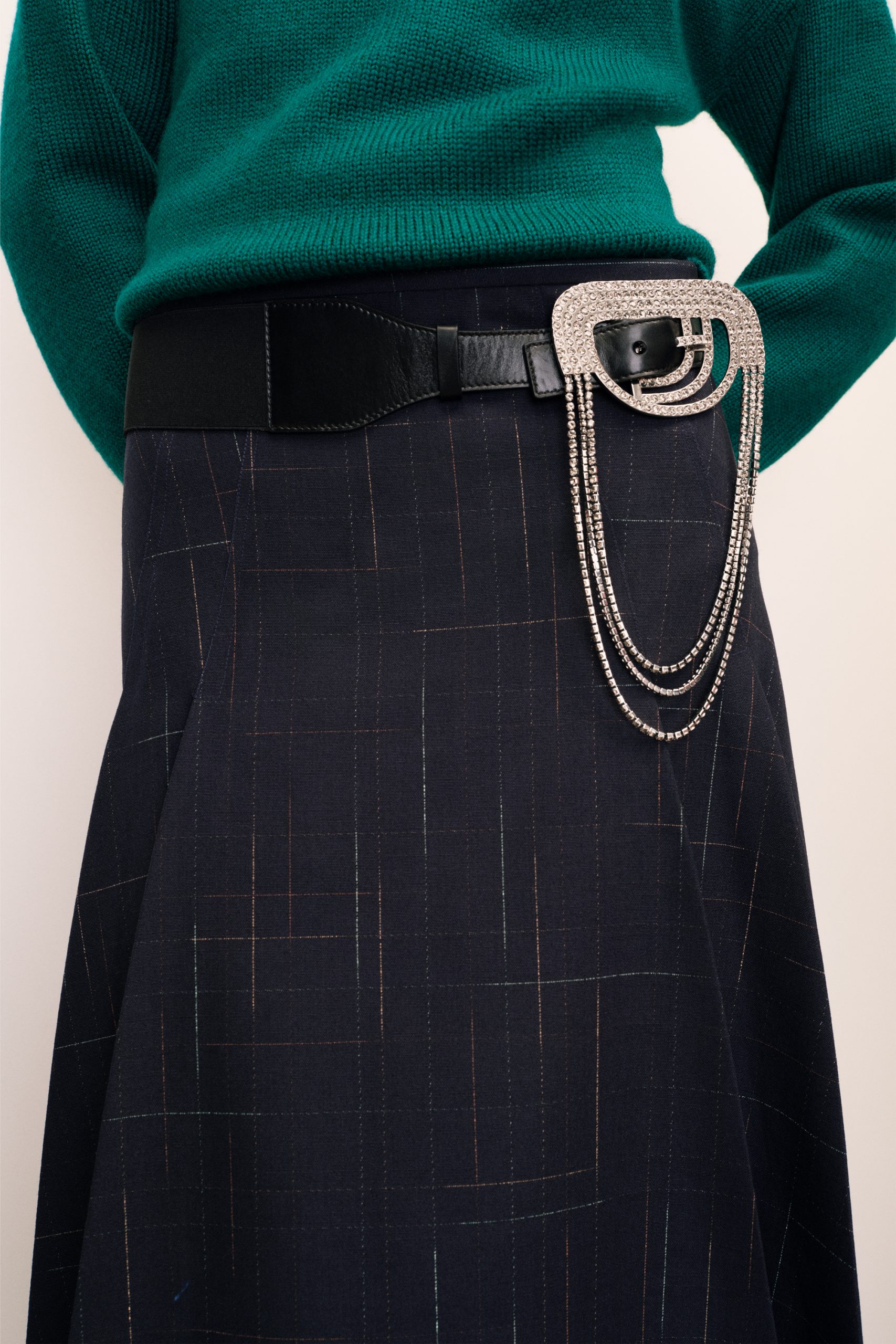 TB_RES26_LOOKBOOK_LOOK_10_DETAIL_2X3