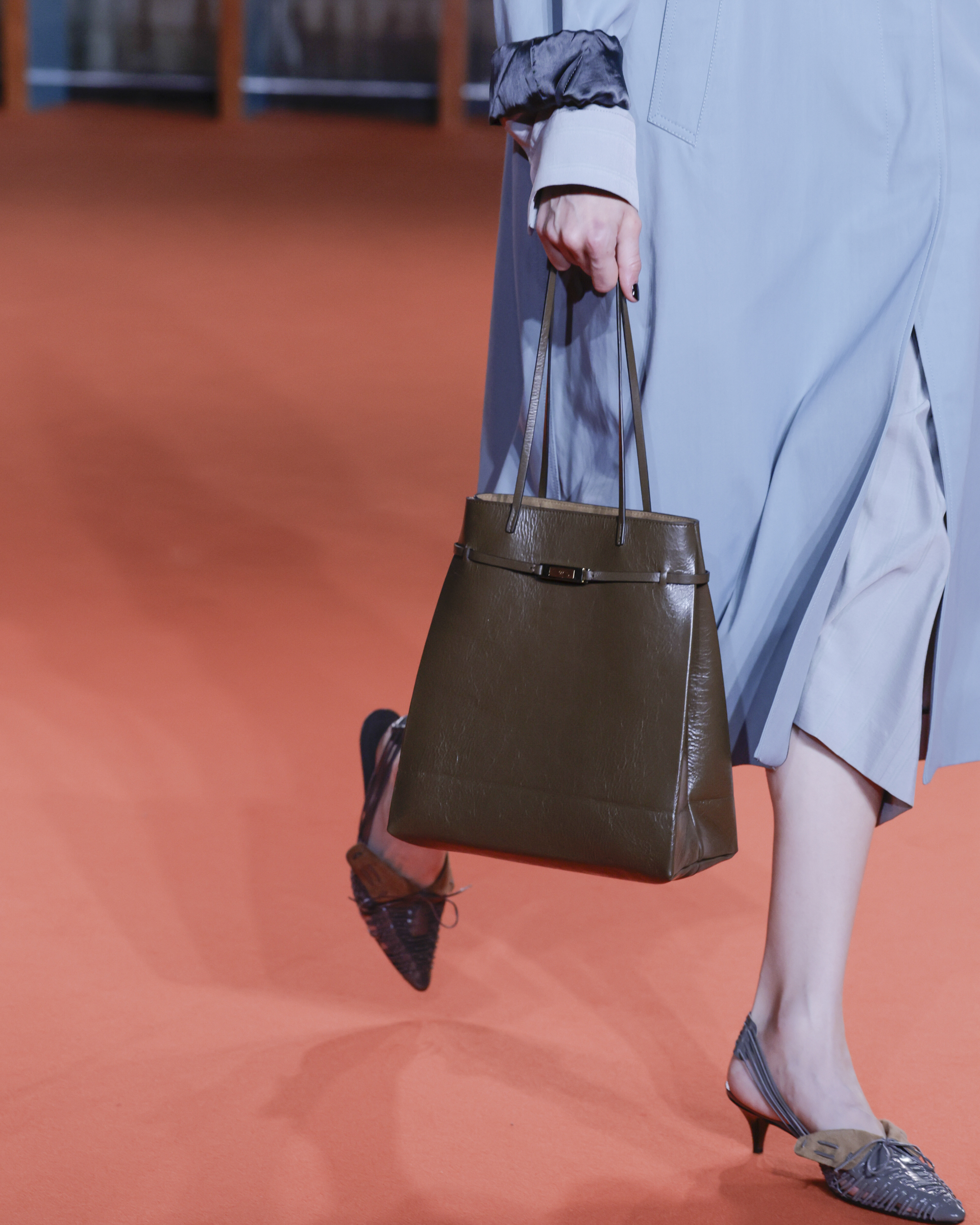 TB_SS27_SHOW_RUNWAY_DETAILS_4x5_051