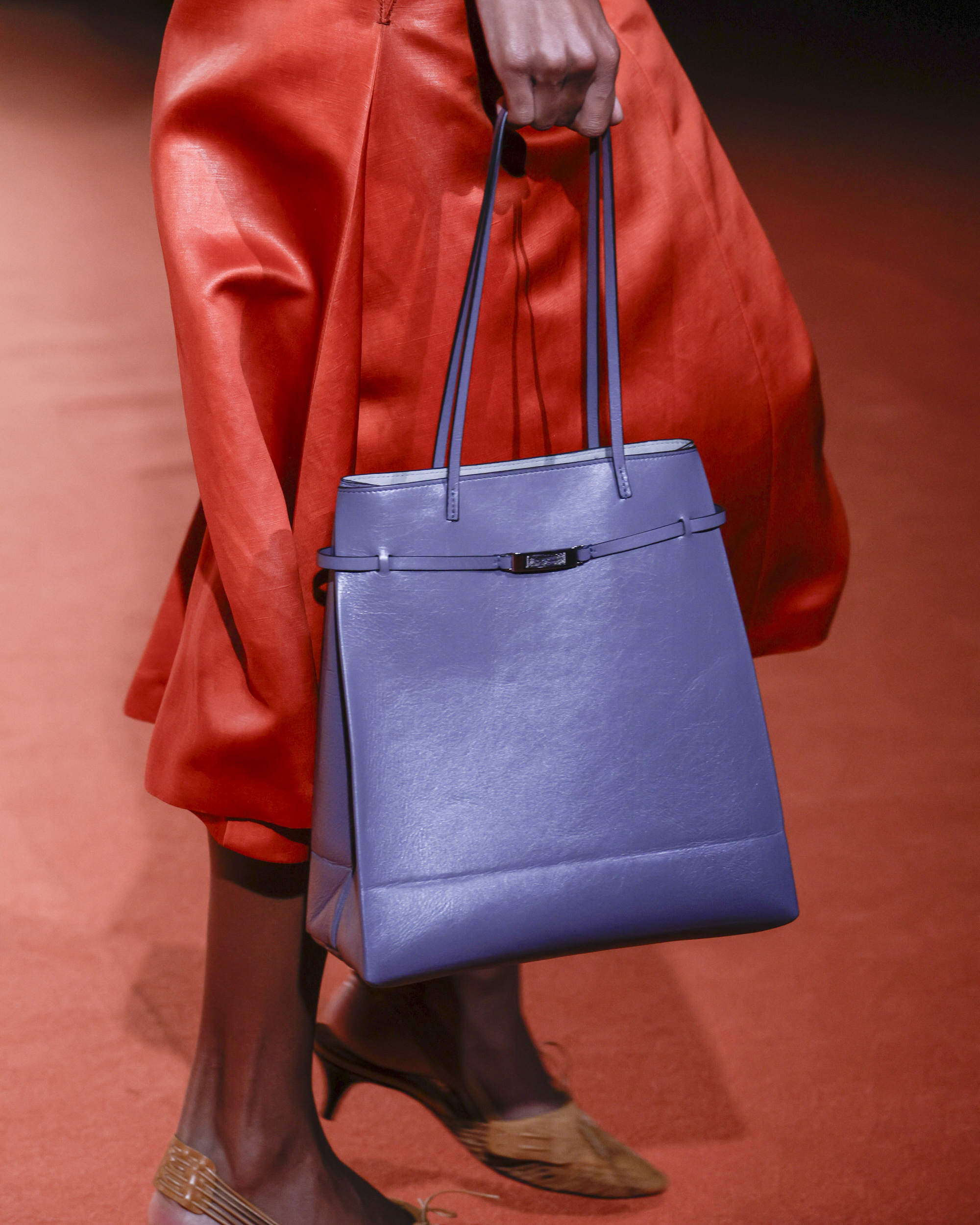 TB_SS27_SHOW_RUNWAY_DETAILS_4x5_063