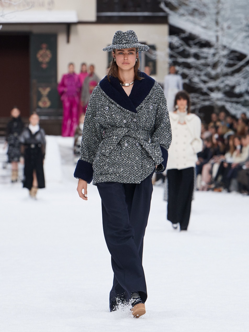 CHANEL COLLECTION for FALL-WINTER 2019/20 READY-TO-WEAR