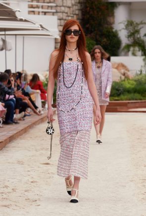 G-Dragon poses before the runway of Chanel Cruise Collection 2022-23 held  at Monte Carlo Beach in Monaco. Monaco on May 5th, 2022. Photo by Marco  Piovanotto/ABACAPRESS.COM Stock Photo - Alamy