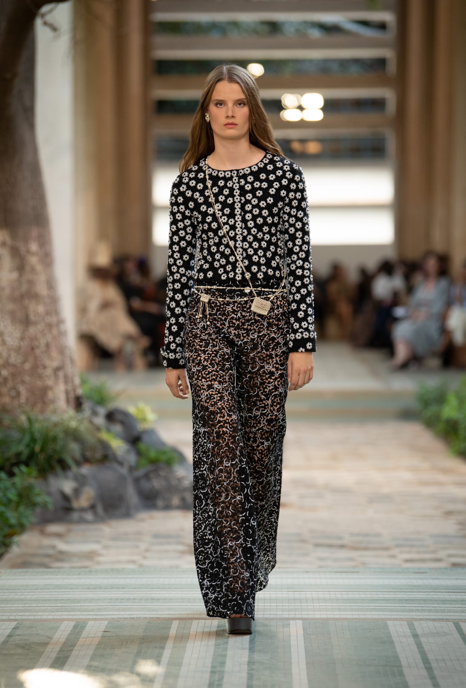 chanel_057_2022-23-metiers-dart-show-LD