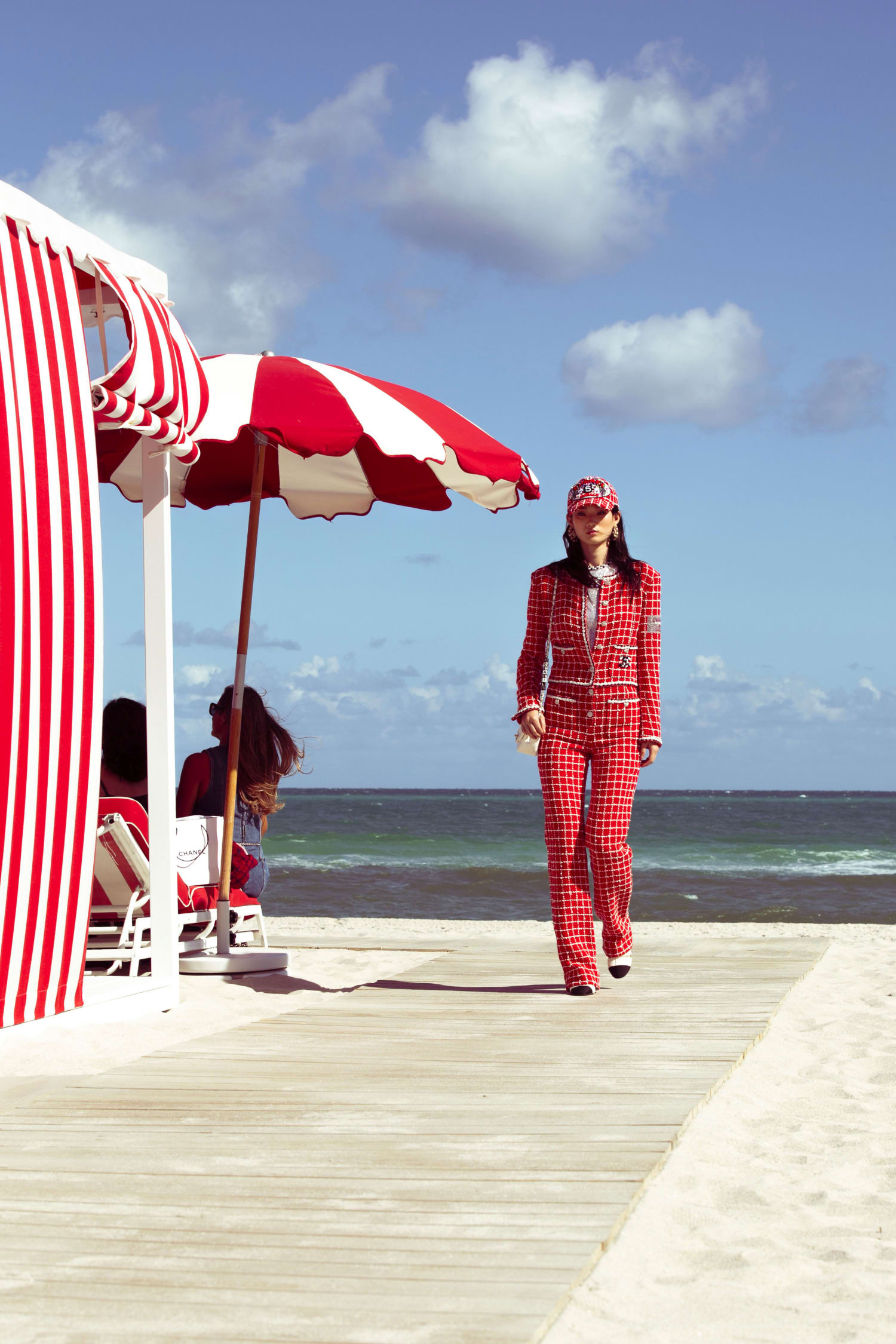 chanel_look-001-cruise-2022-23-show-in-miami-11-LD