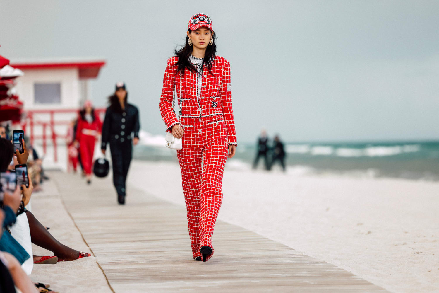 chanel_look-001-cruise-2022-23-show-in-miami-31-1-LD