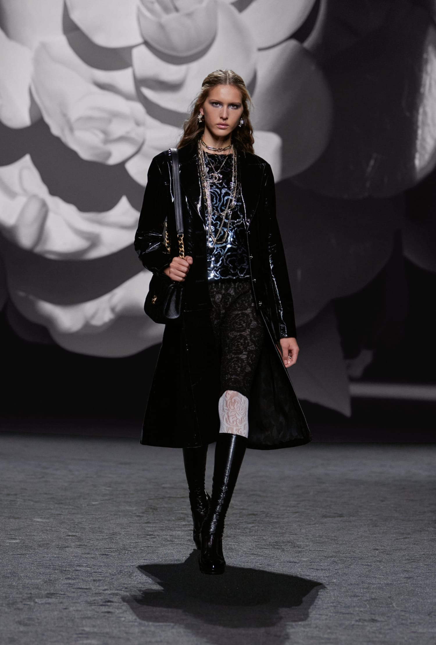 Chanel Fall 2022 Ready-to-Wear Fashion Show