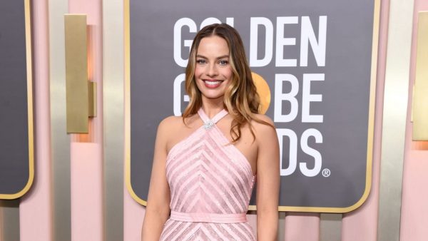 Margot ROBBIE wore CHANEL at the 80th Golden Globe Awards