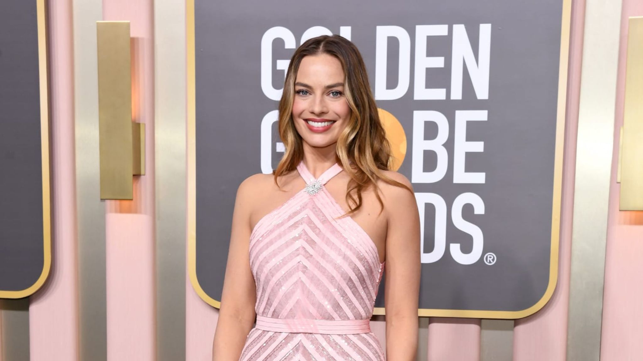 Margot ROBBIE wore CHANEL at the 80th Golden Globe Awards