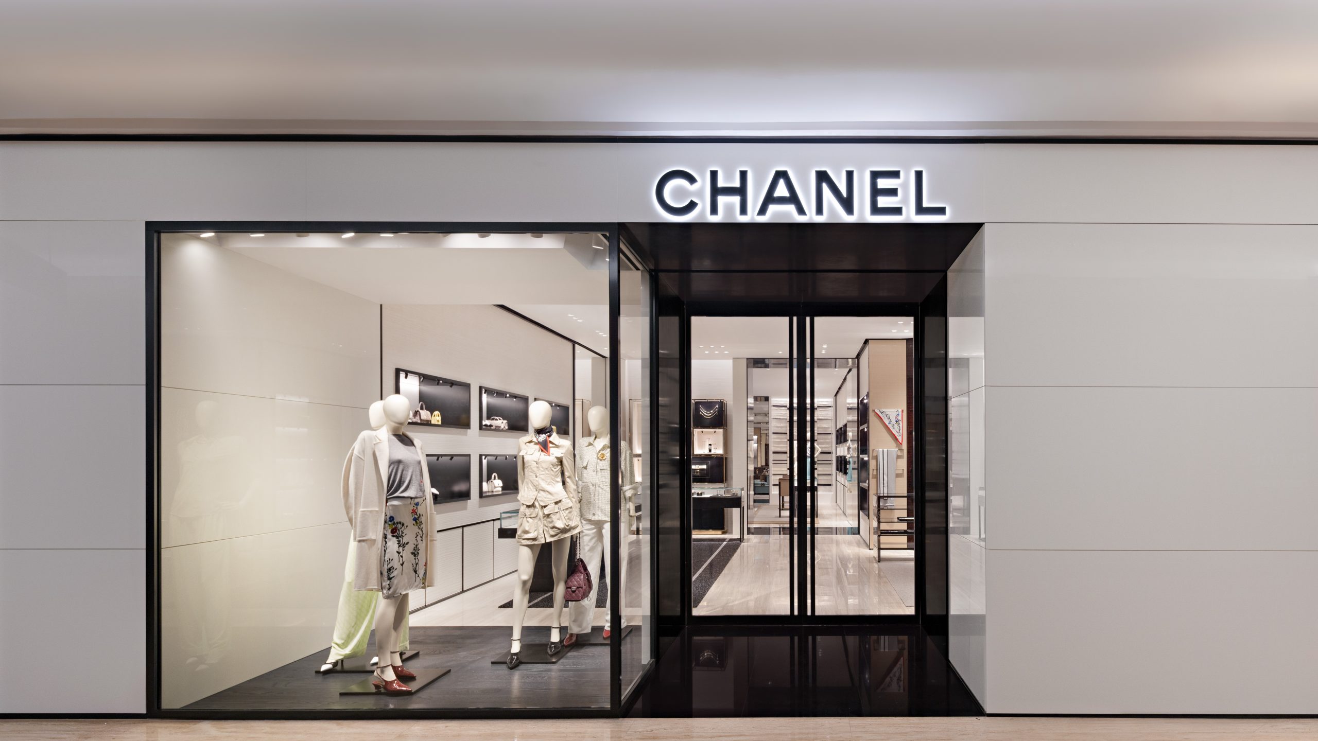 CHANEL Unveils Its Temporary Boutique at Plaza Indonesia