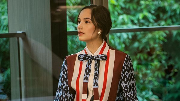 WHAT’S INSIDE HER BAG: CHELSEA ISLAN AND THE VALENTINO ROMAN STUD BAG
