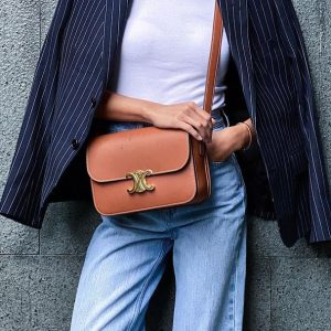 THIS CELINE TRIOMPHE BAG IS A CLASSIC STAPLE