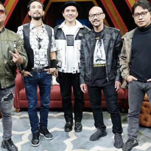 ARI LASSO AND PADI BAND IN DIESEL JACKETS