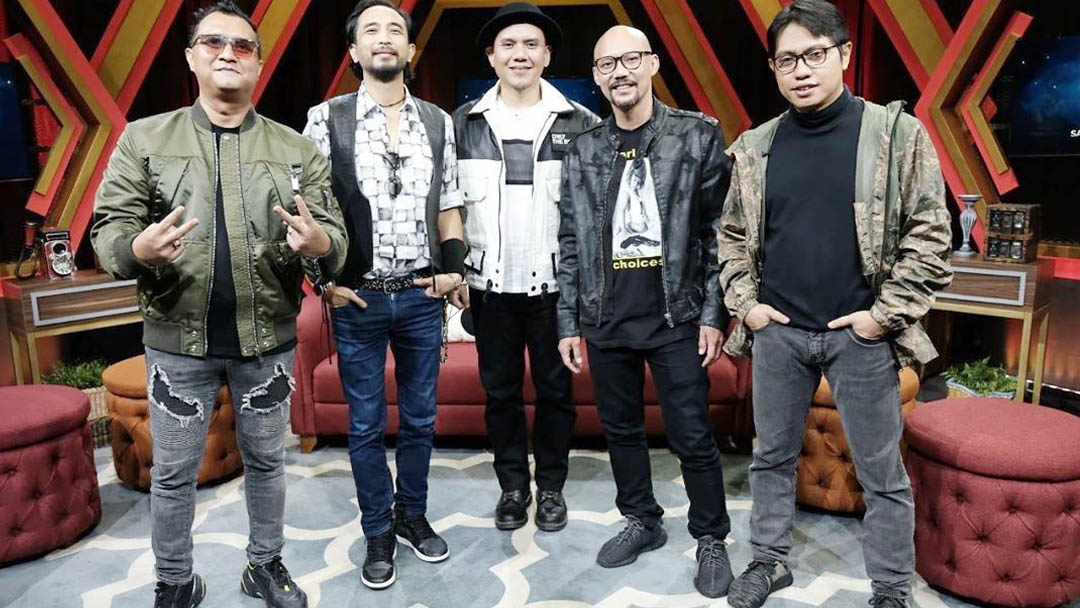 ARI LASSO AND PADI BAND IN DIESEL JACKETS